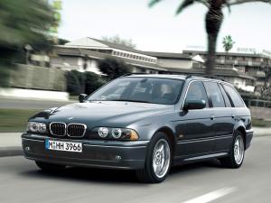 BMW 540i Touring 2000 года